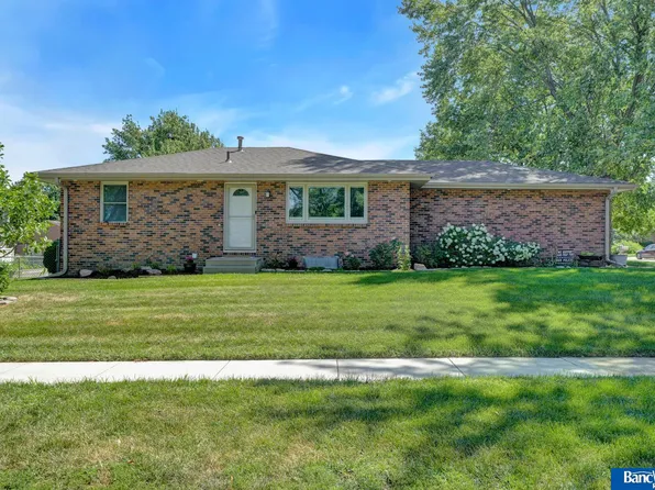3110 S 52nd St, Lincoln, NE 68506