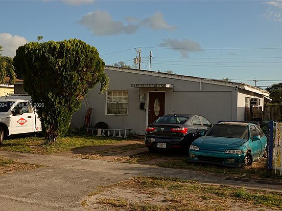 2nd image of 810 NW 84th Ter