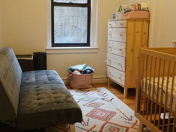 4th image of 25 Chittenden Ave APT 3C