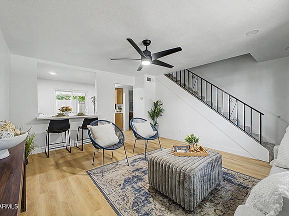 2nd image of 1531 W COLTER Street #1