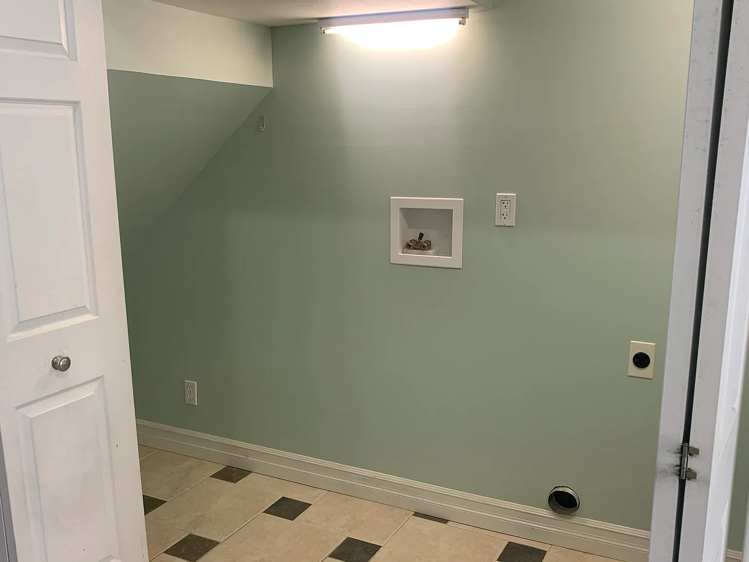 3 bed, 1300 sqft, $1,575 — Photo 2
