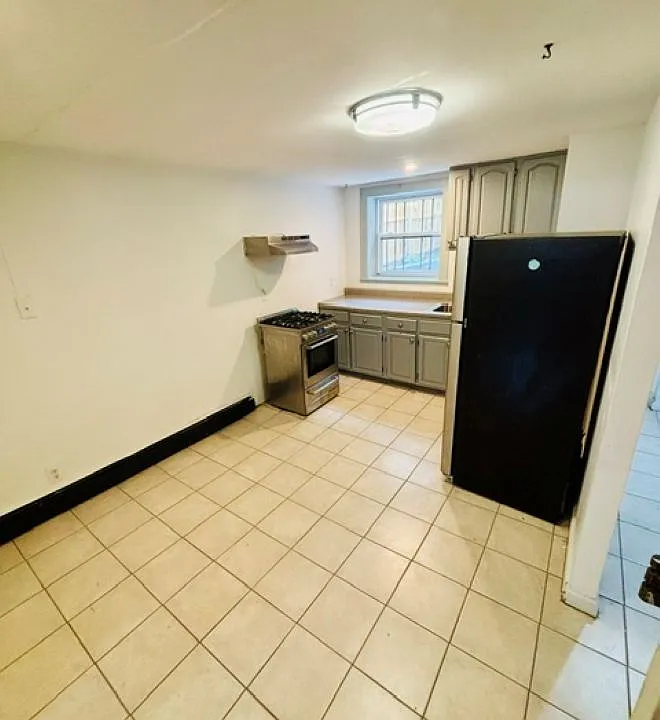 72 Clermont Ave #1