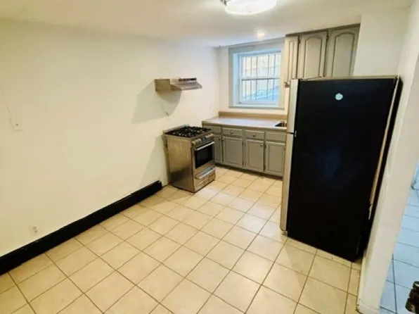 72 Clermont Avenue image 1 of 7