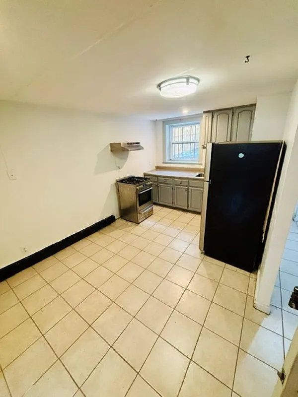 72 Clermont Avenue 1