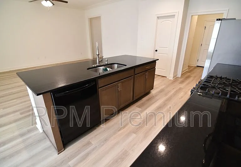 7108 Kenilworth Crossing Ave — Photo 14