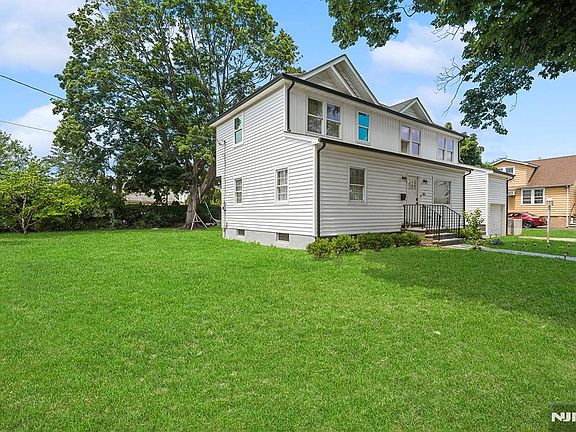 3rd image of 65 Woodward St