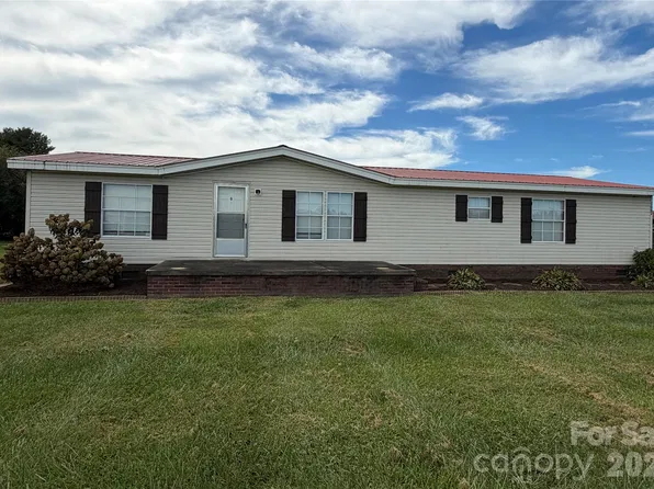 127 White Plains Rd, Hiddenite, NC 28636
