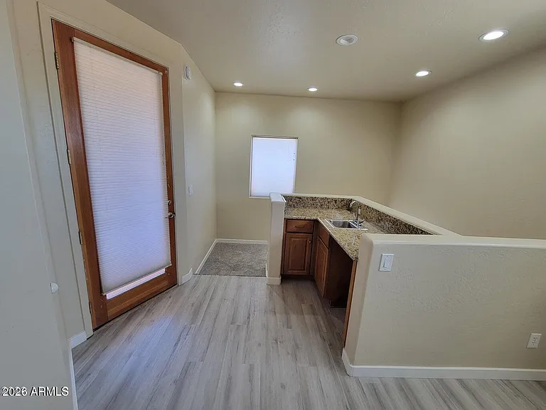 1629 E Grandview Rd — Photo 20