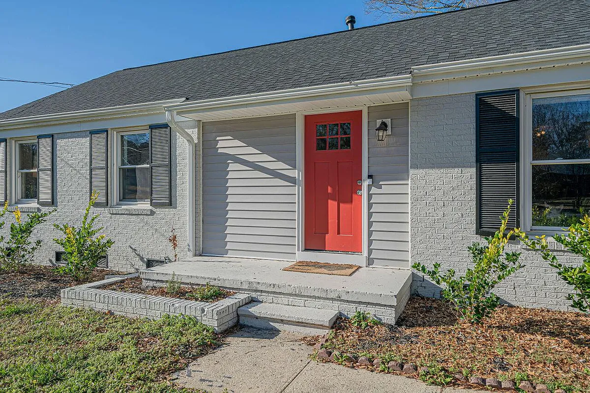 Building Photo - 3322 Bell Dr