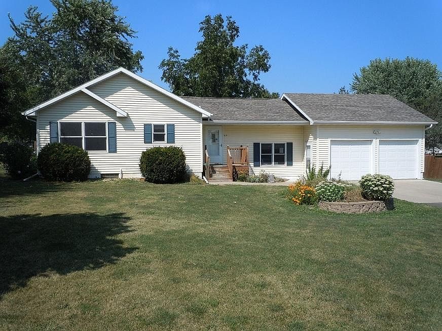 1st image of 518 Brody Ave