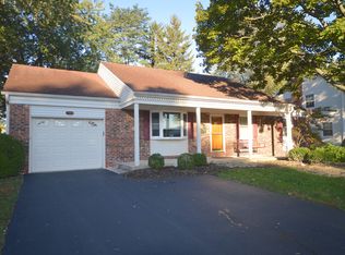 741 Essington Ln, Buffalo Grove, IL 60089