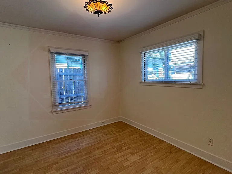210 W Micheltorena St #C — Photo 3