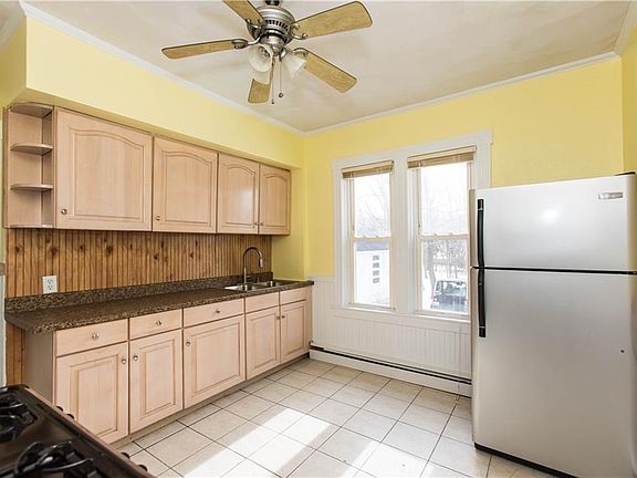 4th image of 47 Metcalf Ave