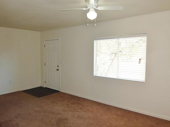 2nd image of 1521 E Sunnyside Dr APT B