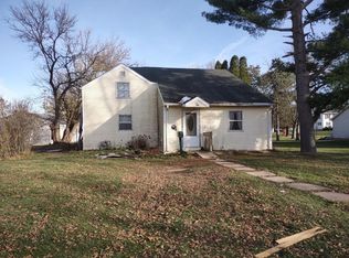 310 N Jefferson Ave, Polo, IL 61064