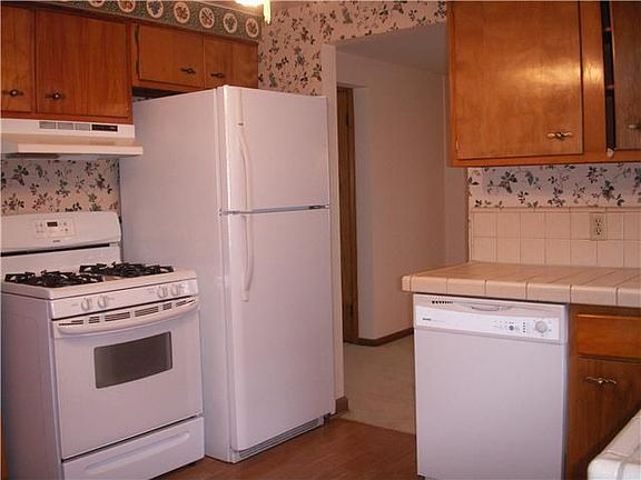5th image of 48 Dekalb St