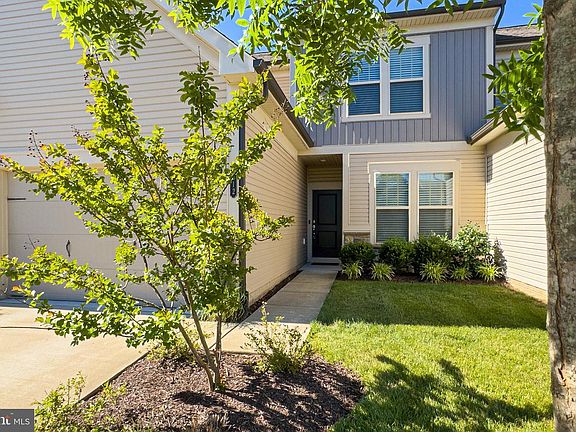 4th image of 6312 Virginia Bluebell Ln