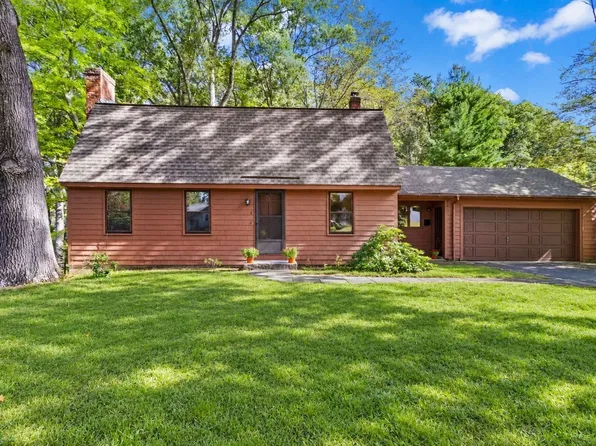 8 Ethelyn Cir, Maynard, MA 01754