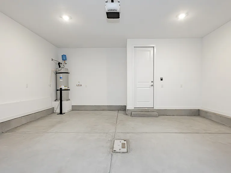 1420 Song Lark Ln — Photo 32
