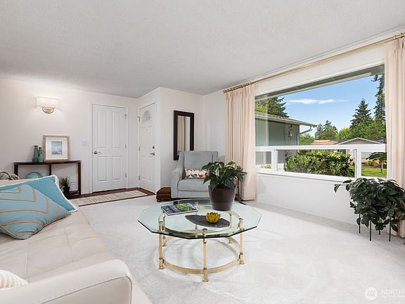 4th image of 6723 Alder Glen Drive SE