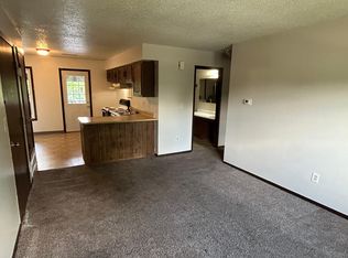808 Davenport St #4, Le Claire, IA