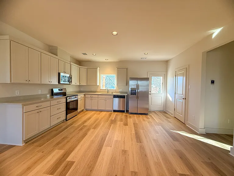 106 Kirkland St — Photo 2