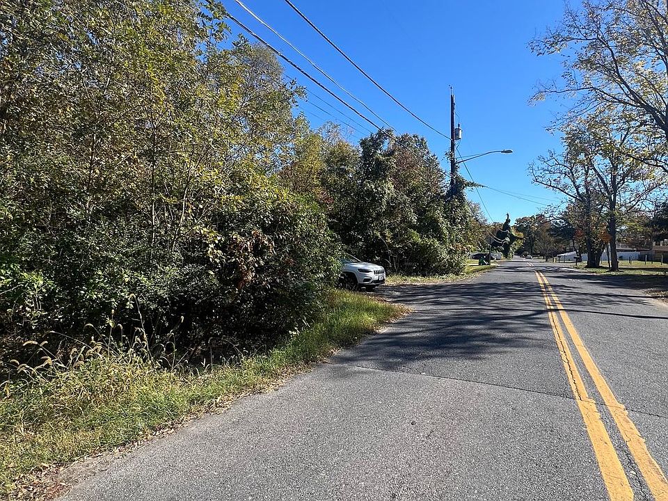 2nd image of 3814 Lumar Dr