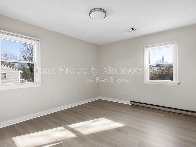 11 N Fern Ave — Photo 10