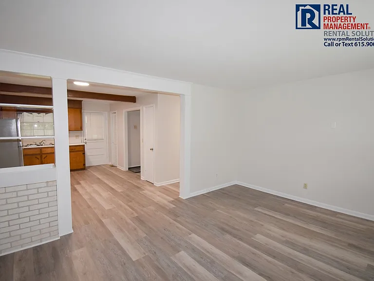 1513 Lakeshore Dr — Photo 3