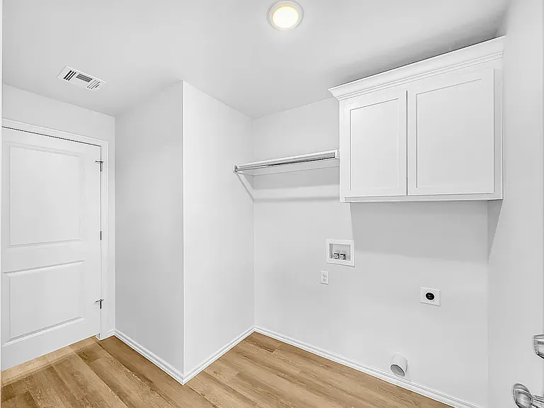 3307 S 23rd St — Photo 4