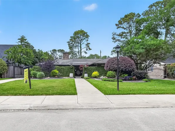 10034 Meadow Lake Ln, Houston, TX 77042