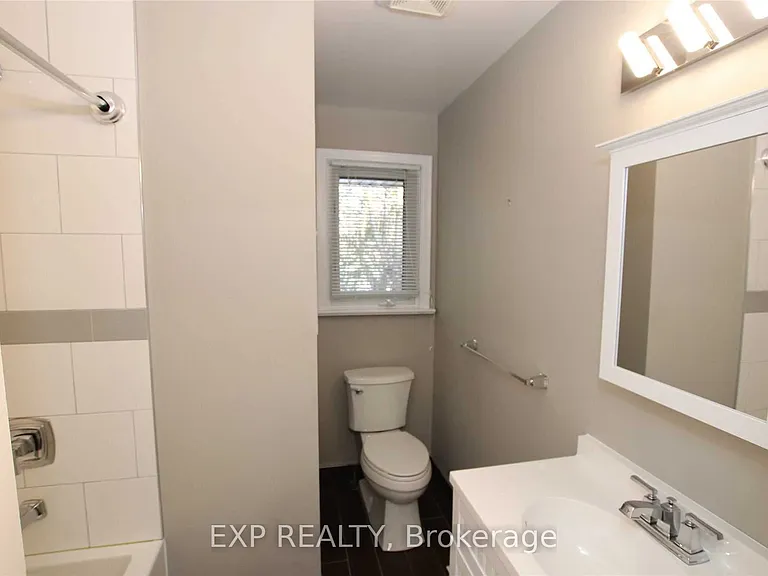 805 Glengrove St — Photo 10