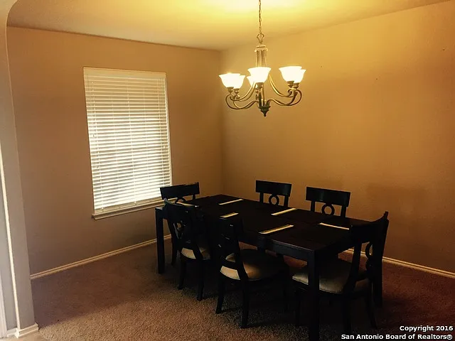 4 bed, 2.5 bath, 2342 sqft, $2,100 — Photo 3