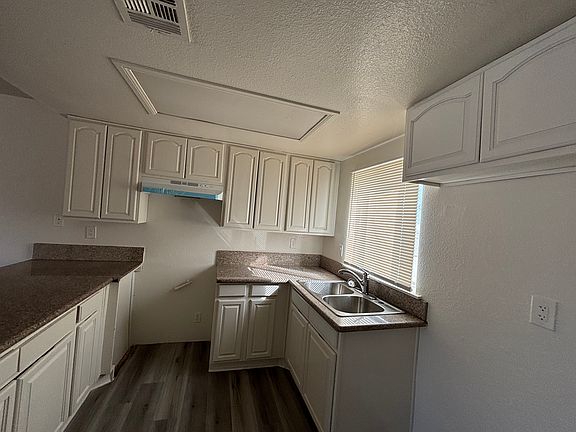 3rd image of 509 E Avenue Q1 APT 4
