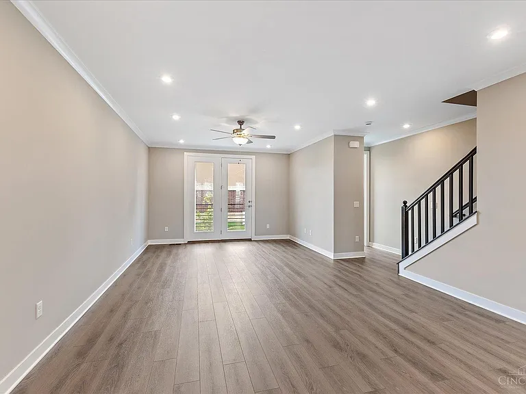 7254 Otley Dr — Photo 15