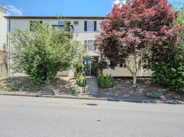 229 Vernon St APT 3, Worcester, MA 01607