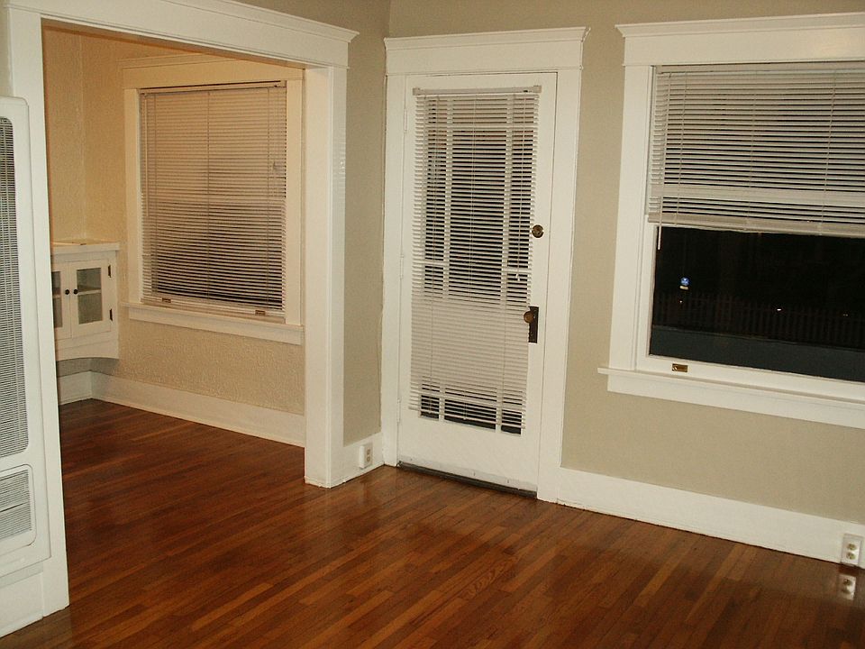 door from liv. rm. to balcony
partial view of dining rm.