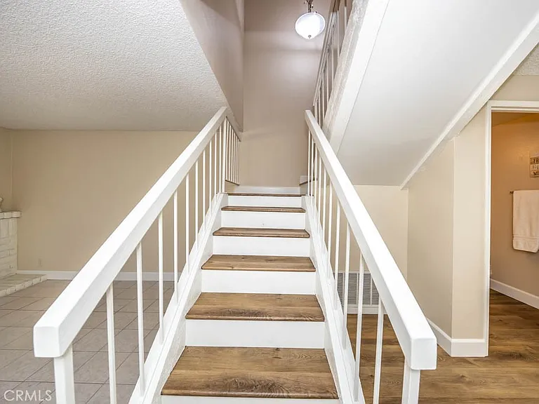 21 Ashbrook #102 — Photo 23