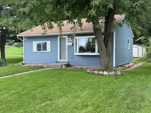 2303 Panama St, Mishawaka, IN 46544