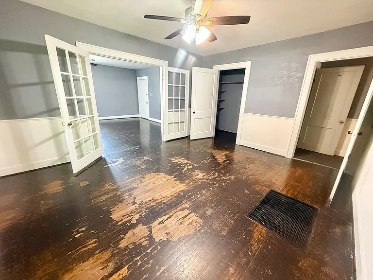 701 W Houston St — Photo 4