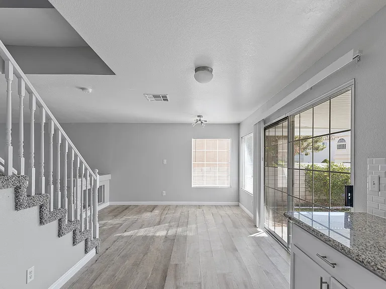37 Fox Trace Ct — Photo 4