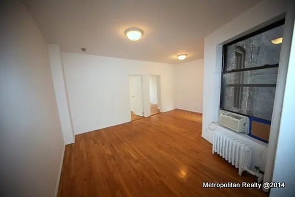 Rented by Metropolitan Realty | media 25