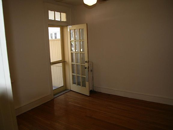 3rd image of 307 N Blvd