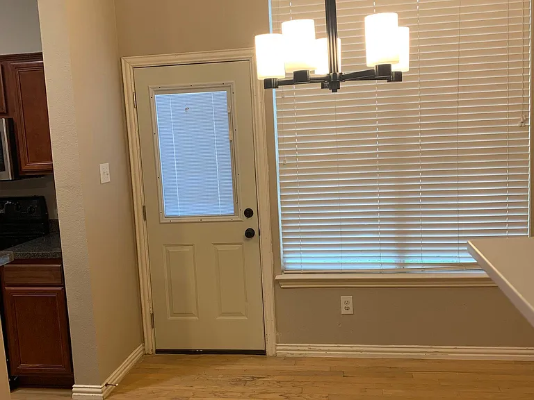 1051 Elm Dr — Photo 12