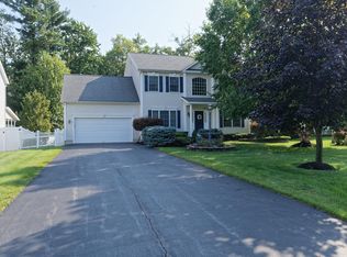22 Peachtree Ln, Colonie, NY 12205