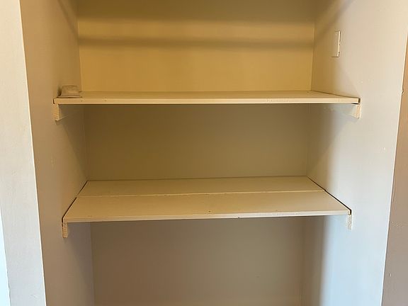 4th image of 2066 Bradley Ct #F