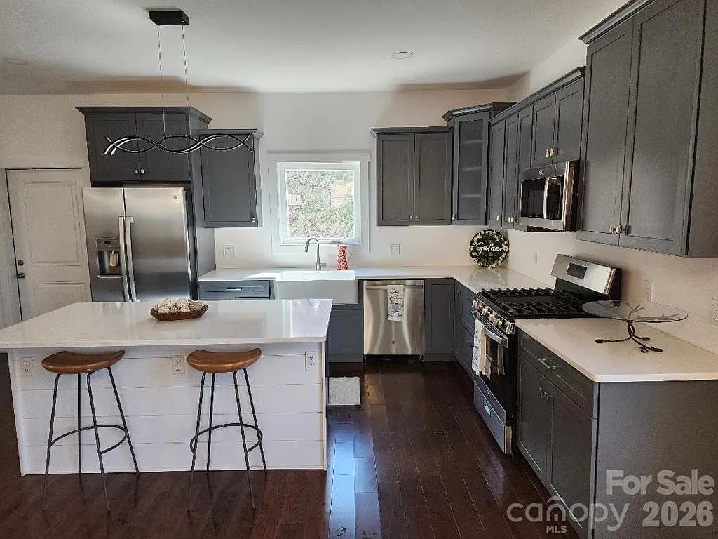 3 bed, 2.5 bath, 2076 sqft, $2,600 — Photo 4