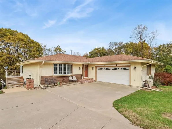 1668 Highway G44, Knoxville, IA 50138