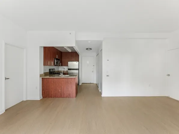 888 Main Street image 8 of 19