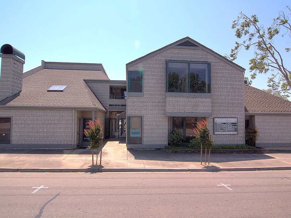 222 West Lockeford Street